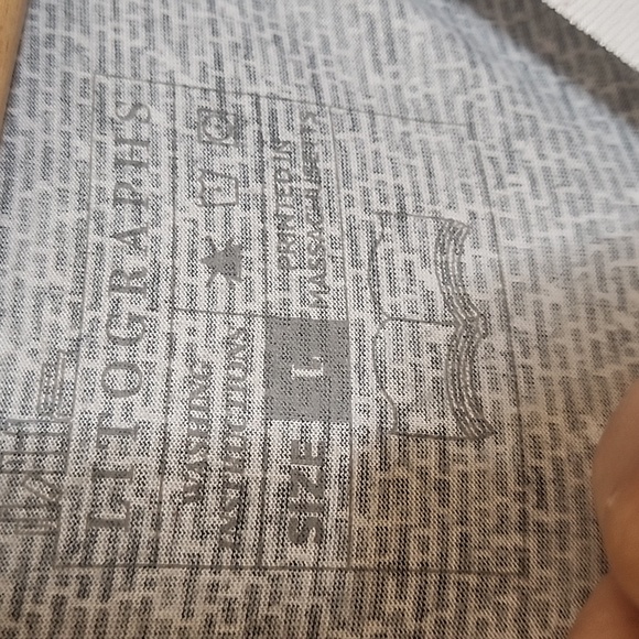 Litographs Cinder V-neck Tshirt size L - Picture 4 of 4